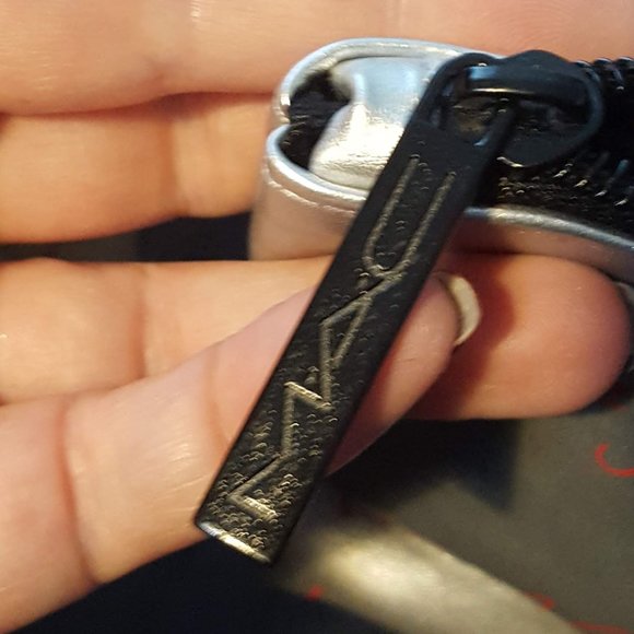 MAC Silver Mom Appreciation Makeup Bag - Picture 3 of 3